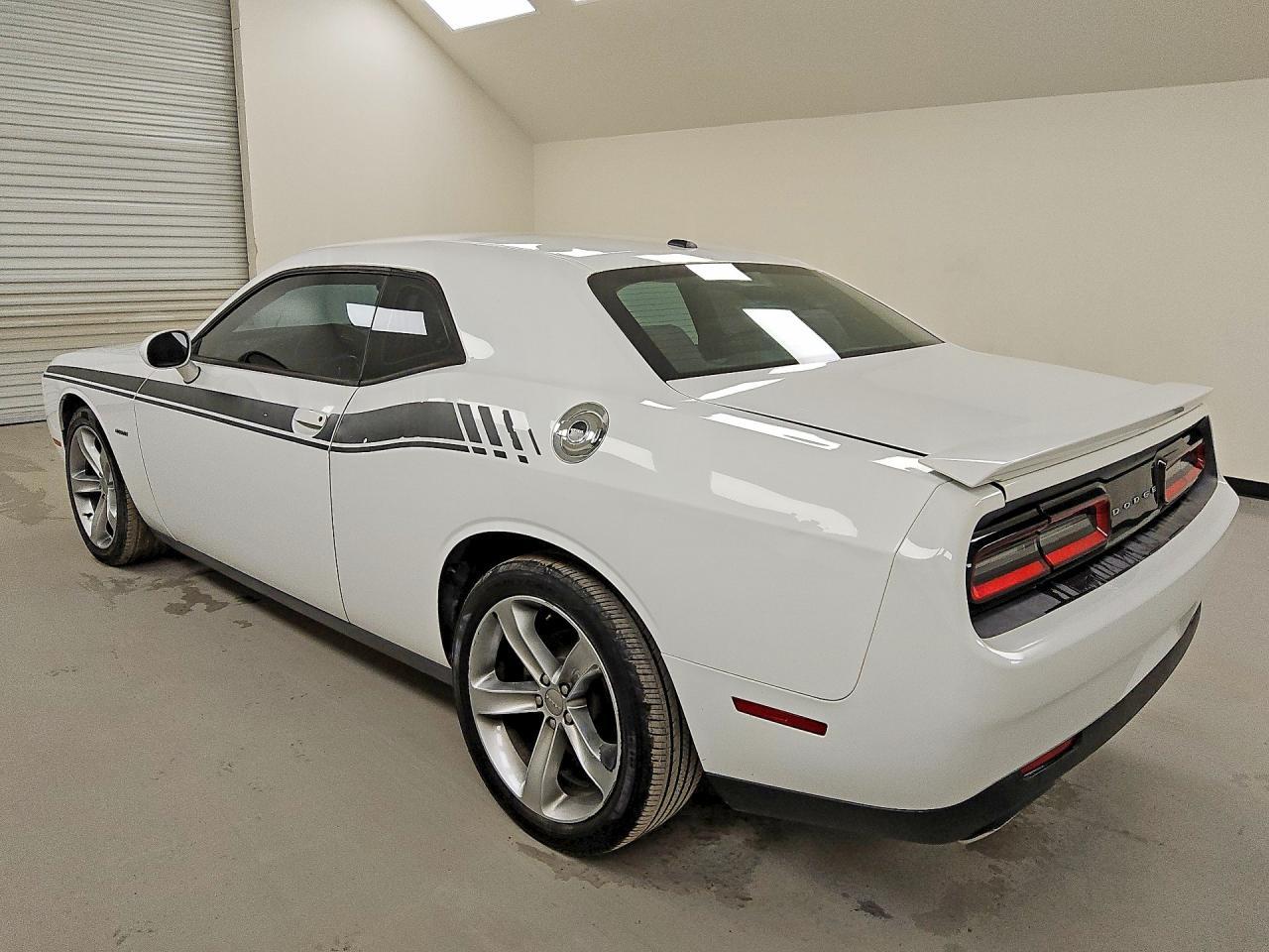 2015 Dodge Challenger Sxt - zdjęcie 2