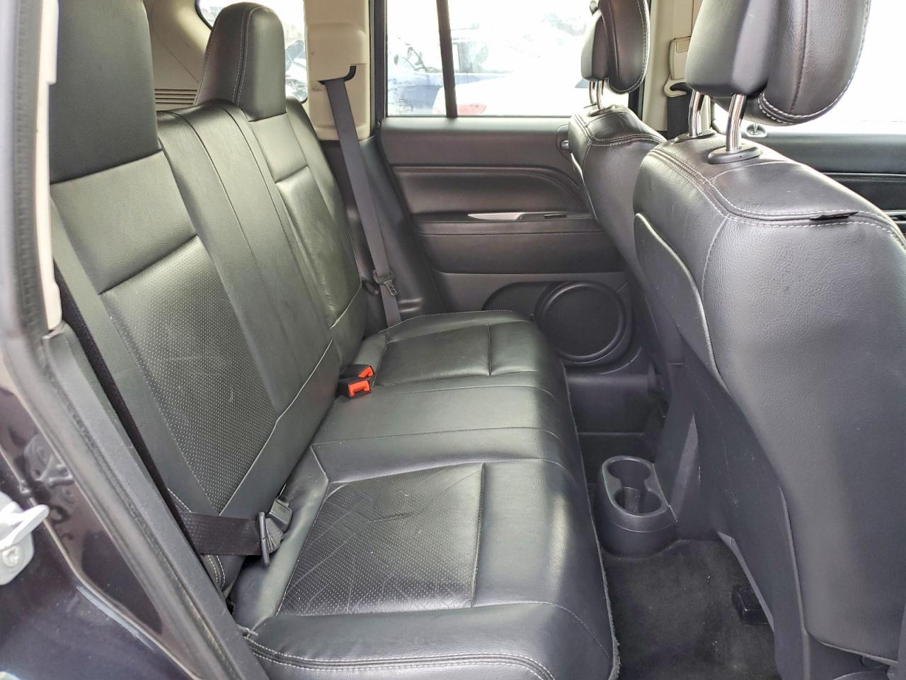 2016 Jeep Compass Latitude - zdjęcie 11