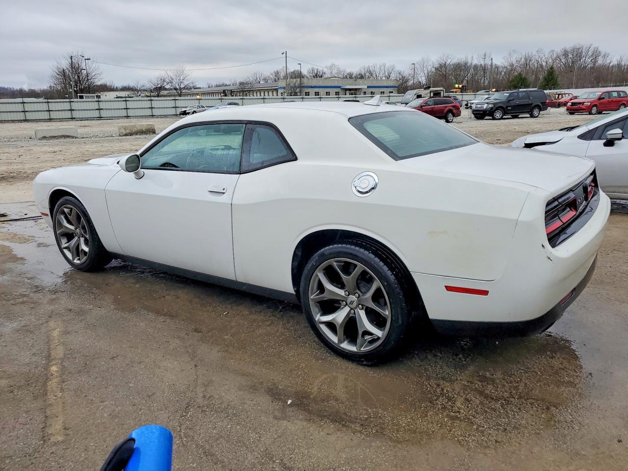2017 Dodge Challenger Sxt - zdjęcie 2