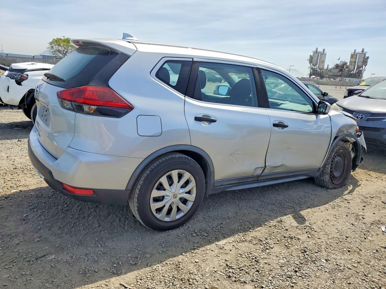 2018 Nissan Rogue S - zdjęcie 3