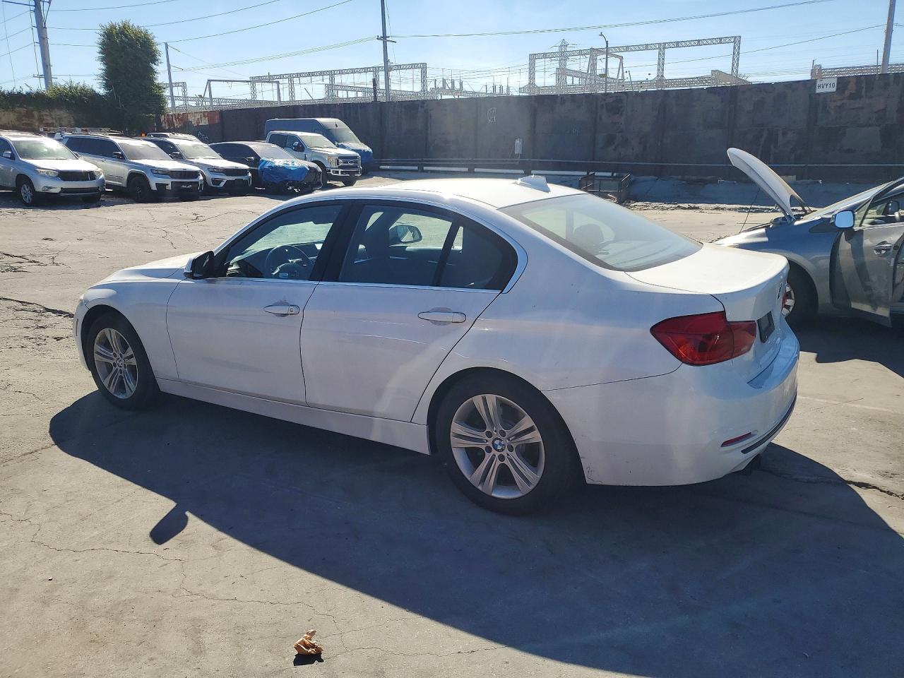 2018 BMW 330 I - zdjęcie 2