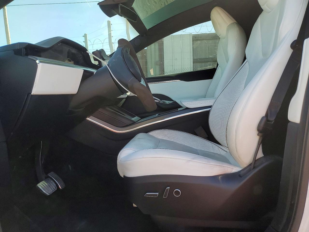 2022 Tesla Model X - zdjęcie 7