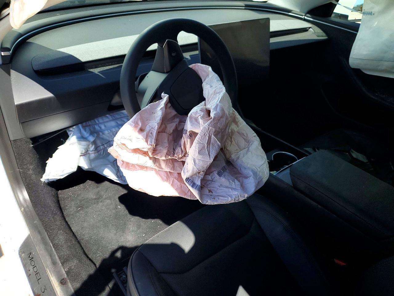 2024 Tesla Model 3 - zdjęcie 8