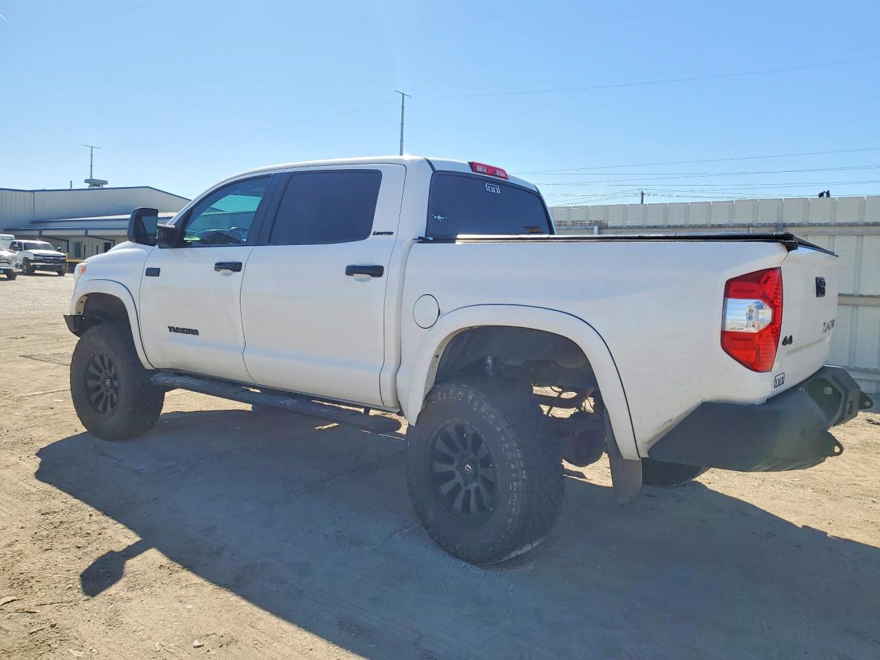 2017 Toyota Tundra Limited - zdjęcie 2
