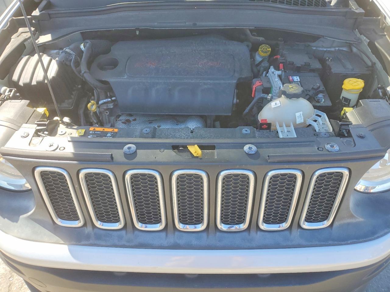 2017 Jeep Renegade Latitude - zdjęcie 12