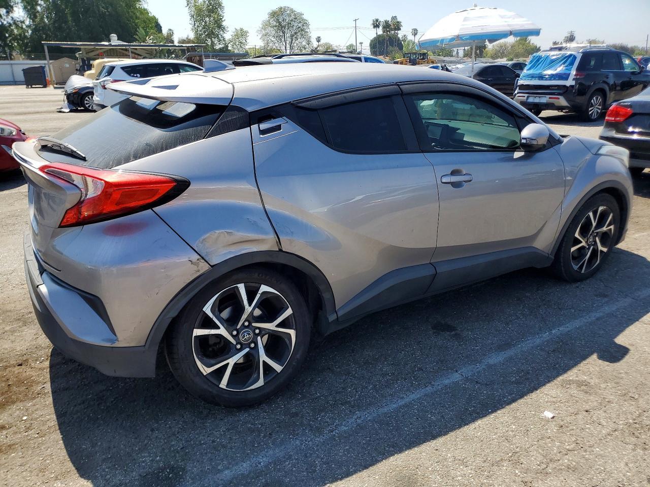 2018 Toyota C-Hr Xle - zdjęcie 3
