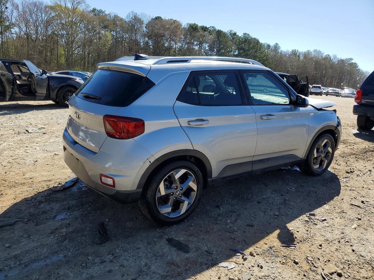 2021 Hyundai Venue Sel - zdjęcie 3