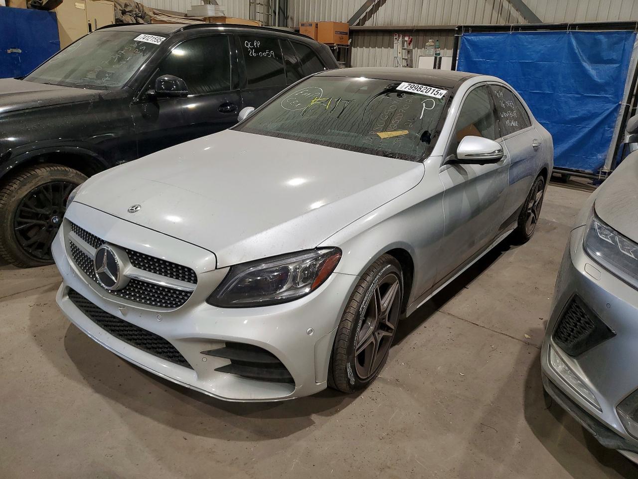 2021 Mercedes Benz C 300 4Matic - zdjęcie główne