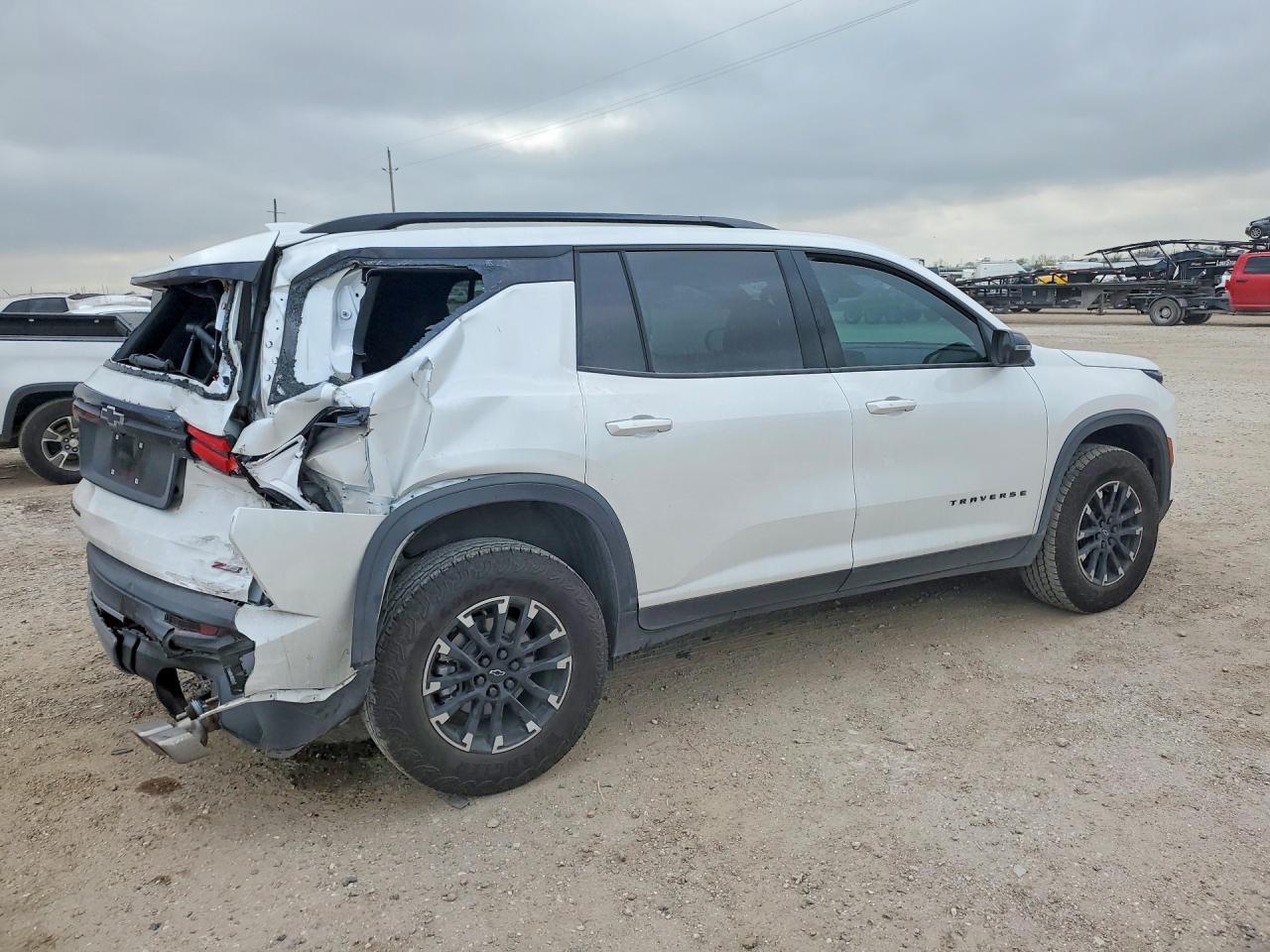 2025 Chevrolet Traverse Z71 - zdjęcie 3