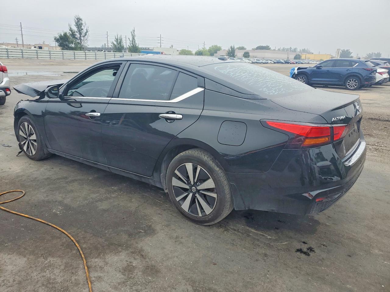 2021 Nissan Altima 2.5 Sv - zdjęcie 2
