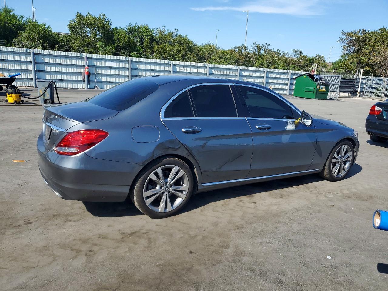 2018 Mercedes-Benz C 300 - zdjęcie 3