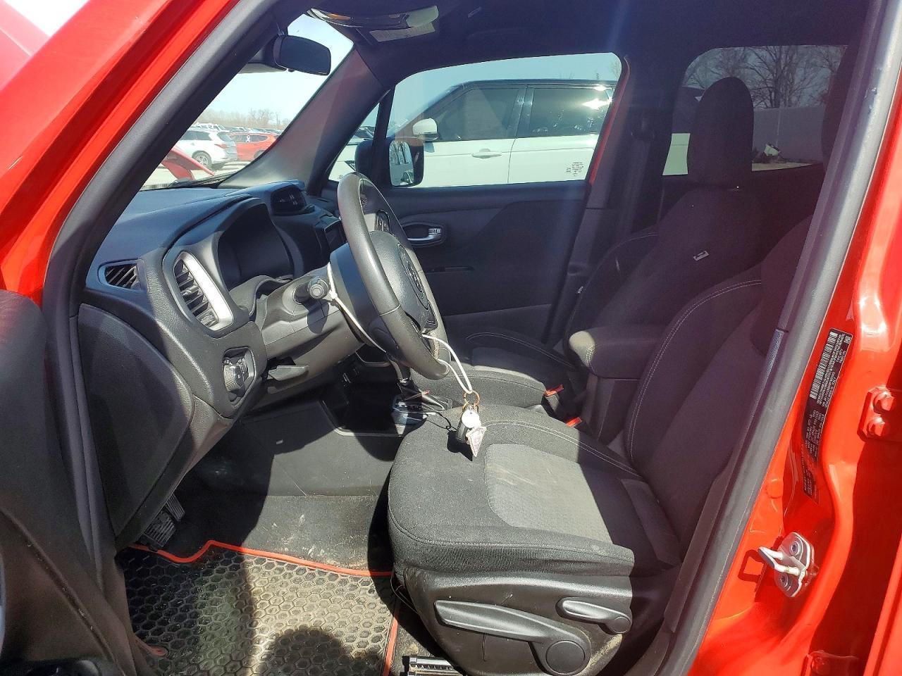 2021 Jeep Renegade Latitude - zdjęcie 7