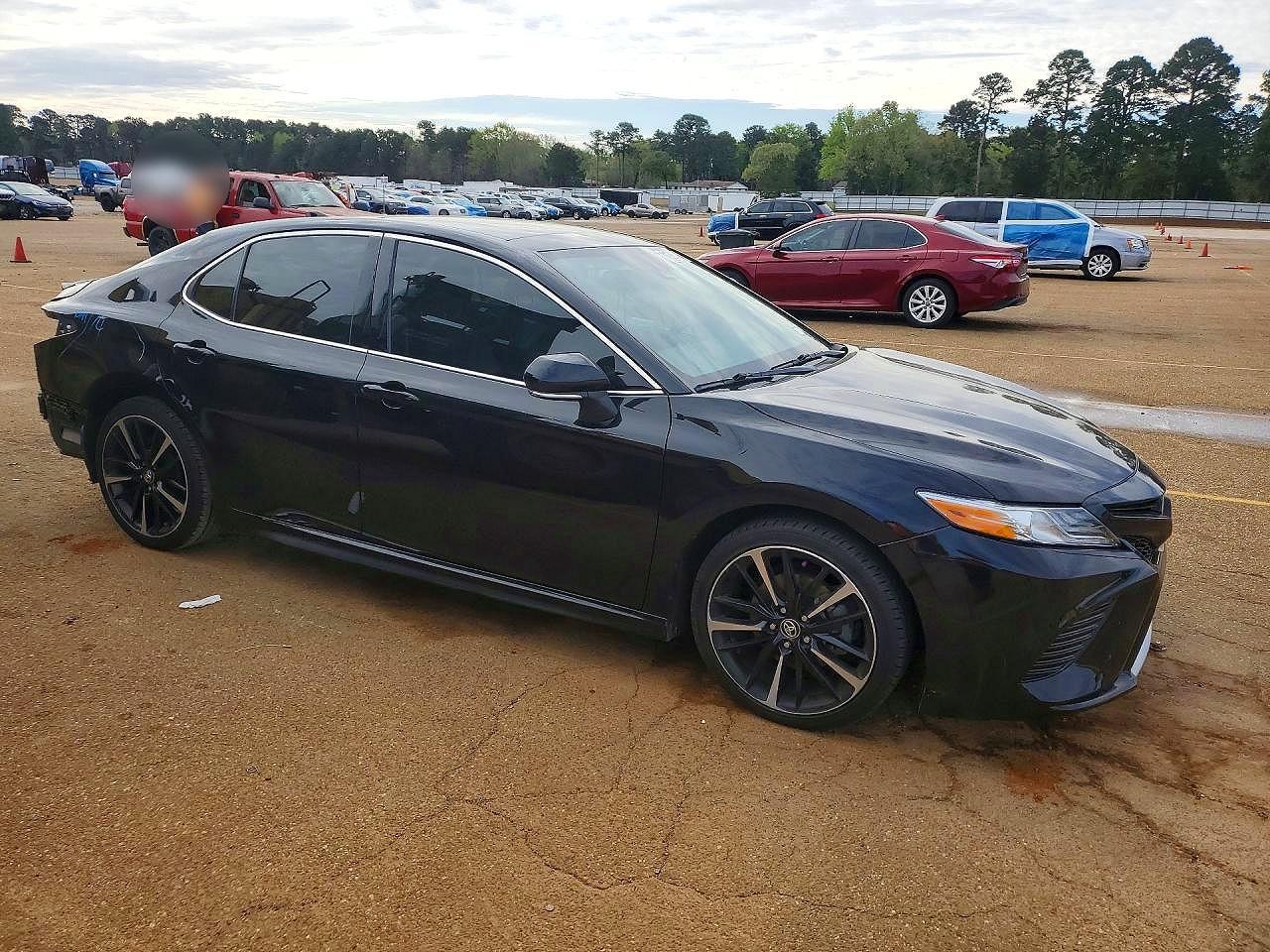 2020 Toyota Camry Xse - zdjęcie 4