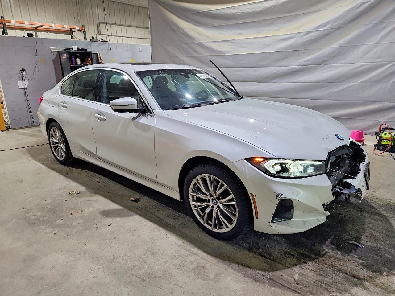 2024 BMW 330Xi - zdjęcie 4