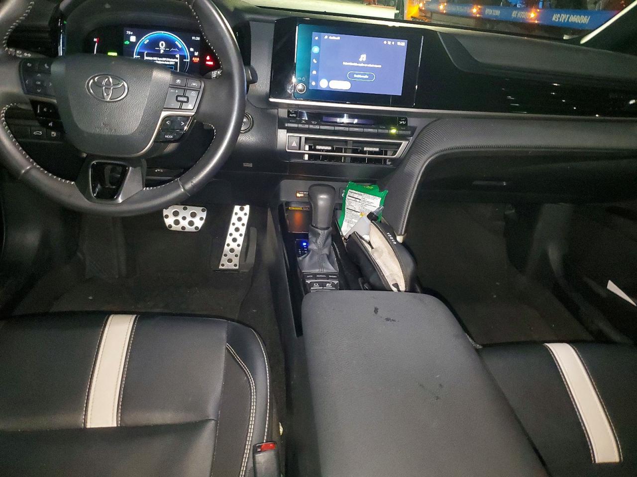 2025 Toyota Camry - zdjęcie 8