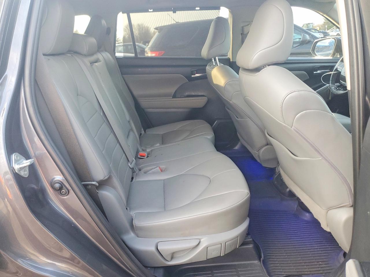 2020 Toyota Highlander Xle - zdjęcie 11