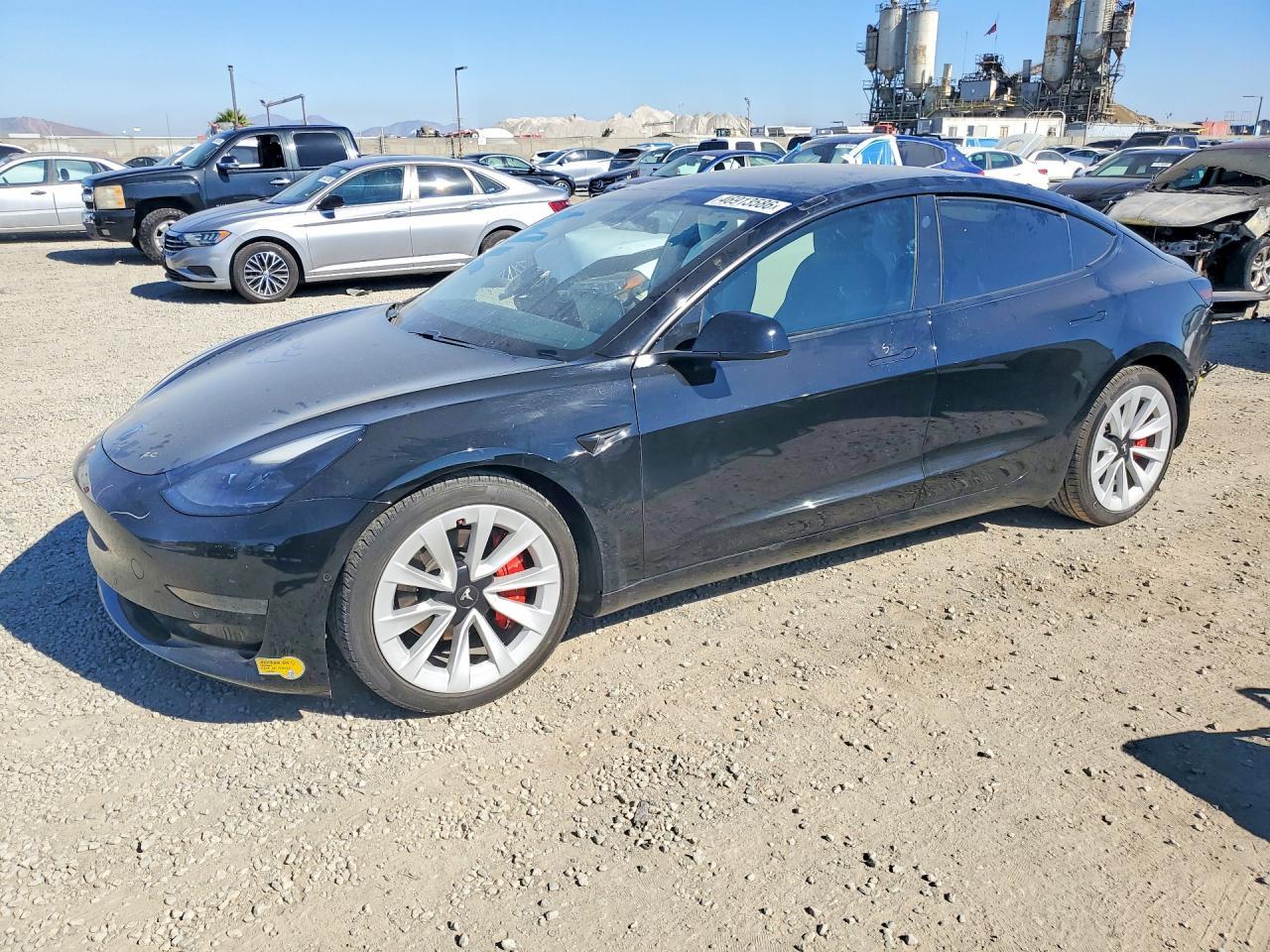 2021 Tesla Model 3 - zdjęcie główne