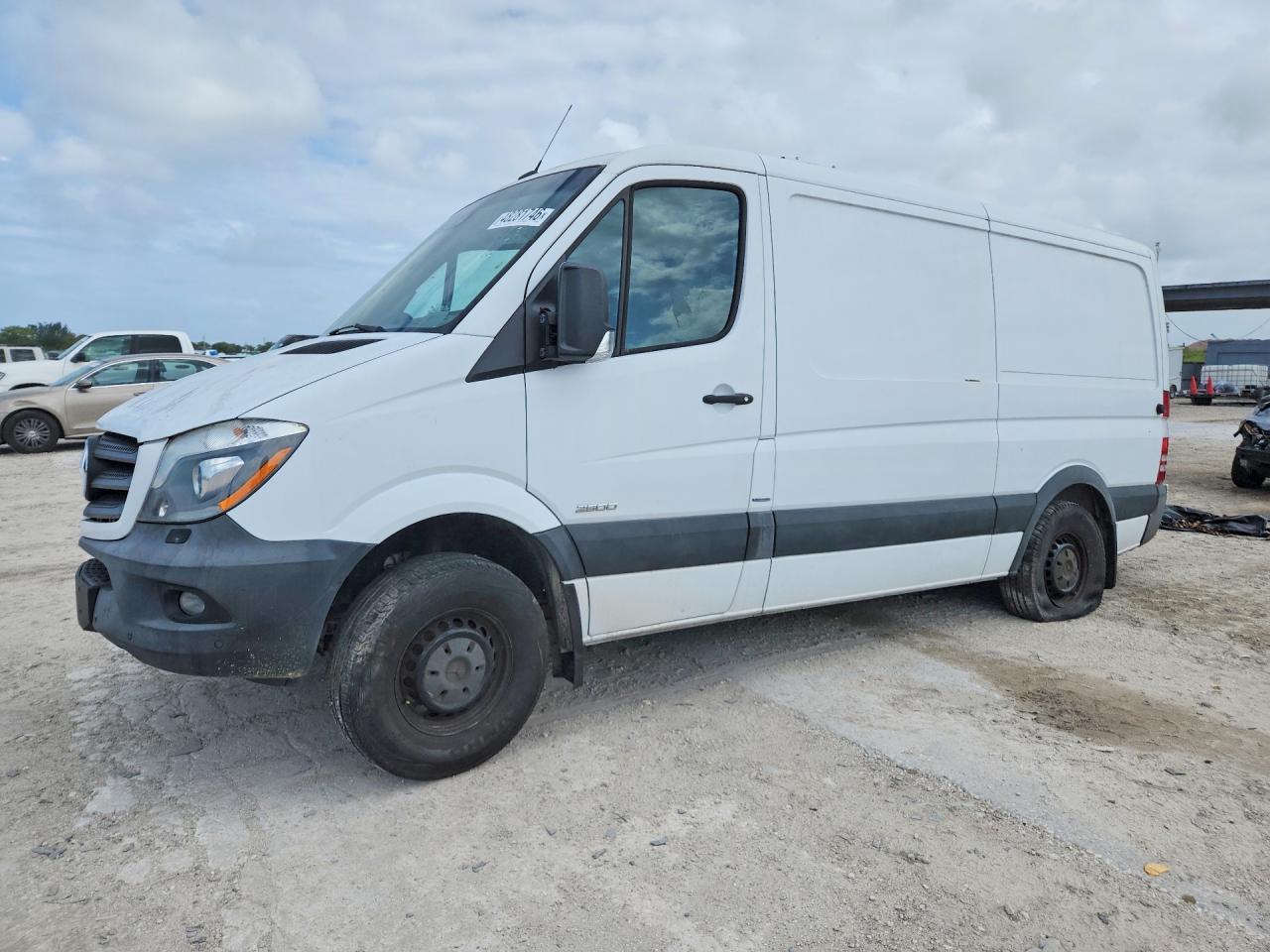 2016 Mercedes Benz Sprinter 2500 - zdjęcie główne