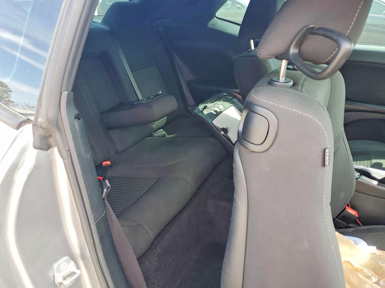 2016 Dodge Challenger Sxt - zdjęcie 10