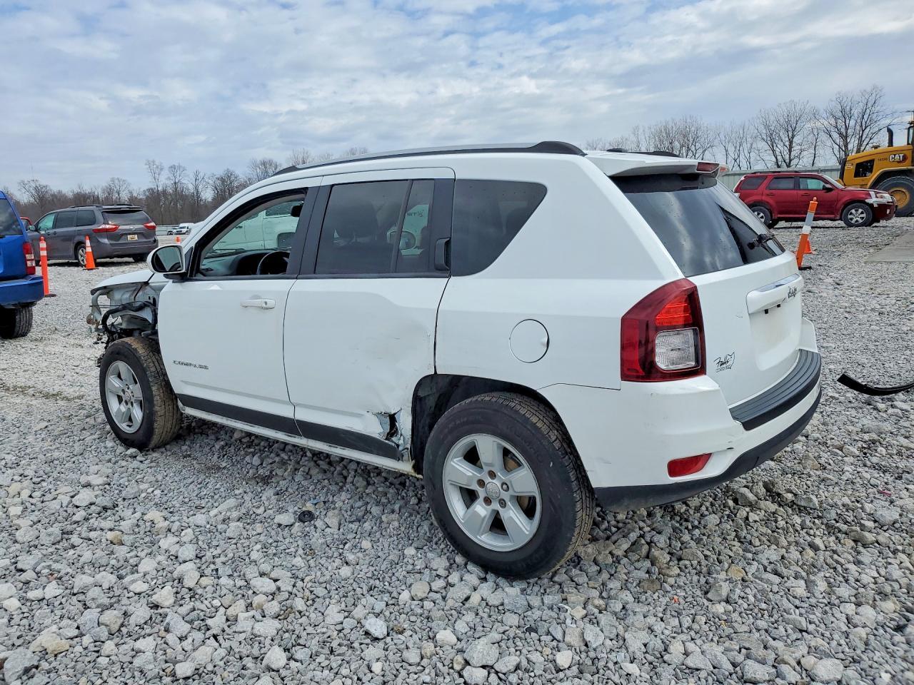 2017 Jeep Compass Latitude - zdjęcie 2