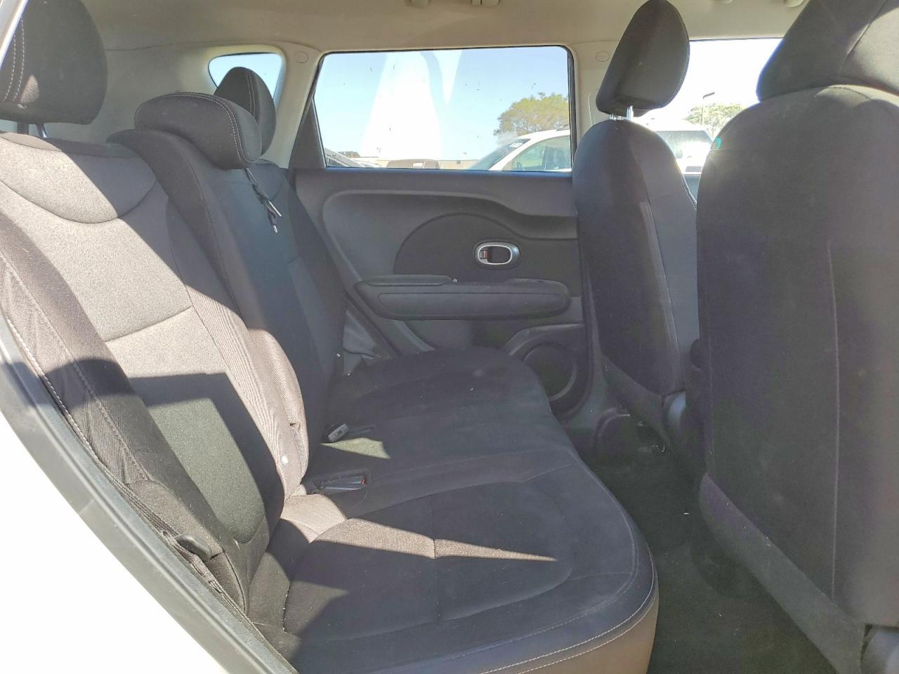 2016 Kia Soul Base - zdjęcie 11