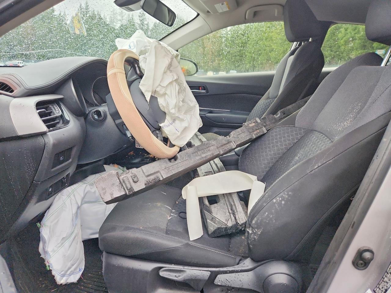 2020 Toyota C-Hr Le - zdjęcie 7