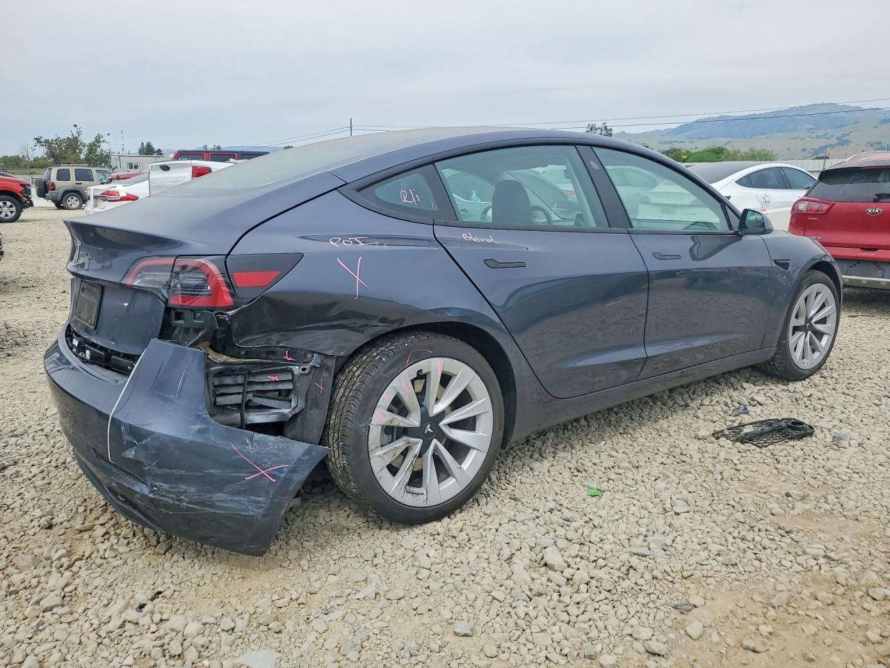 2023 Tesla Model 3 - zdjęcie 3