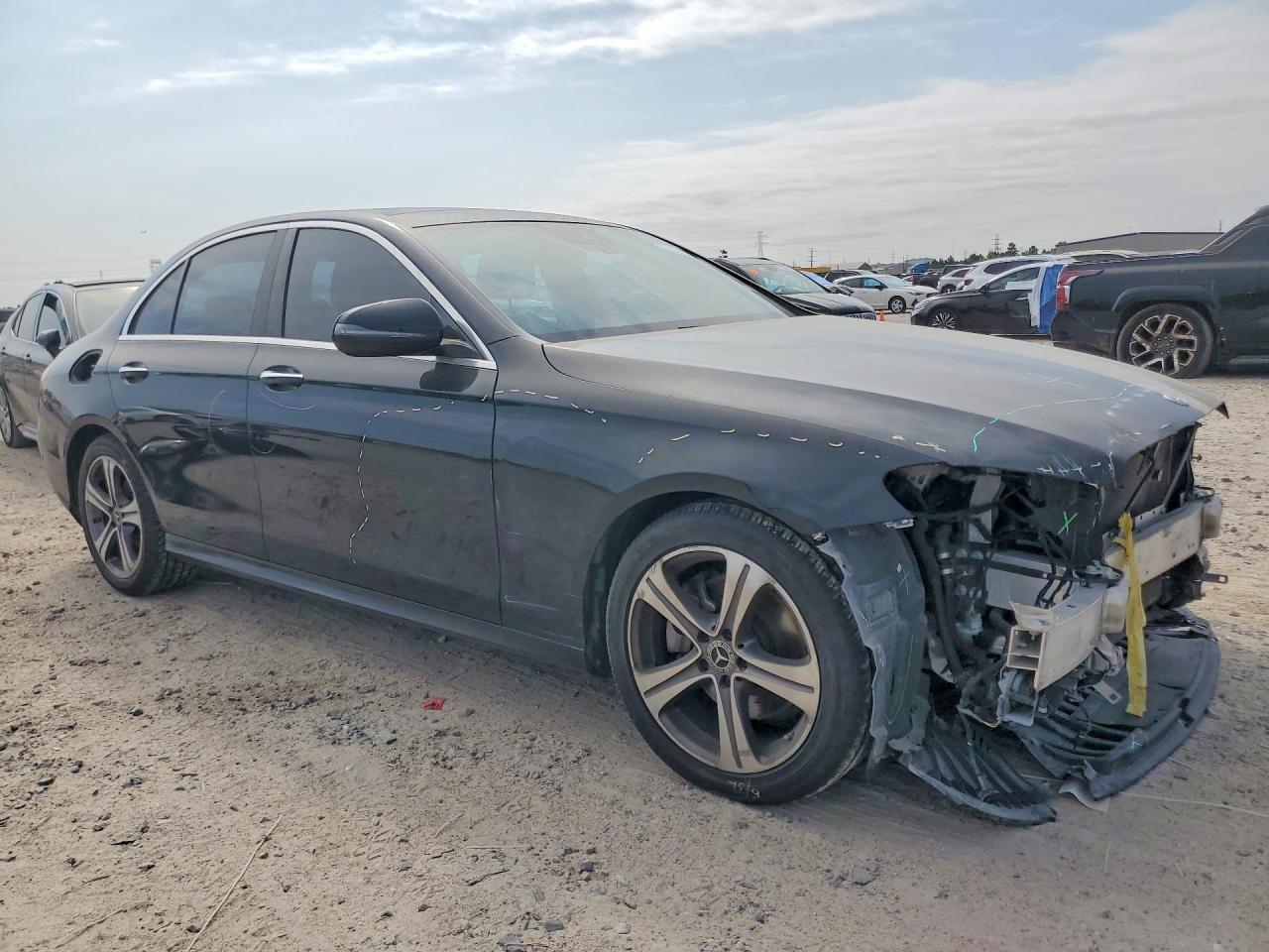 2018 Mercedes-Benz E 300 4Matic - zdjęcie 4