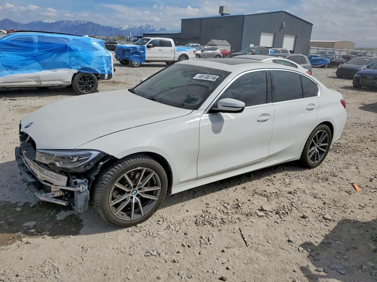 2020 BMW 330 - zdjęcie główne