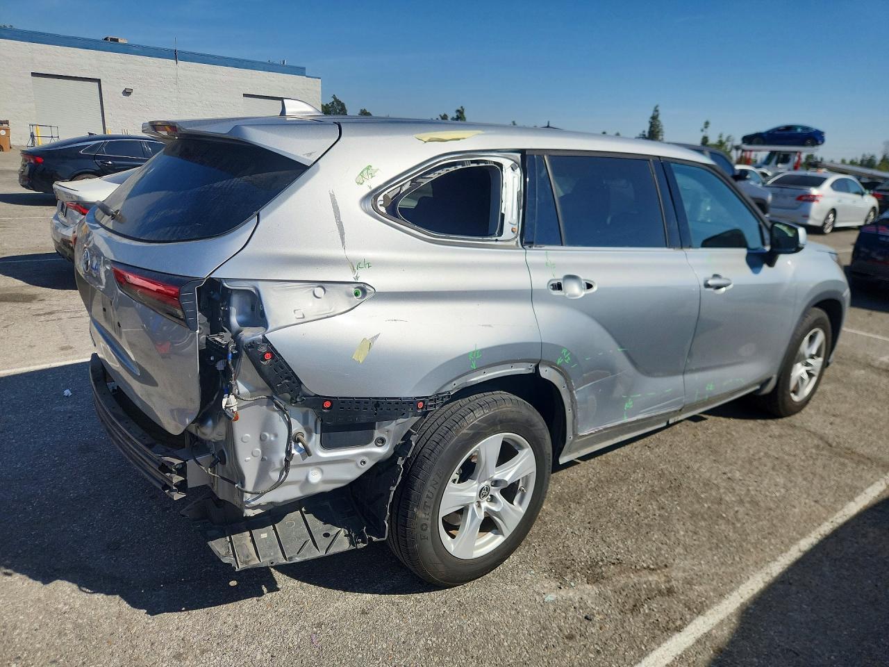 2020 Toyota Highlander L - zdjęcie 3