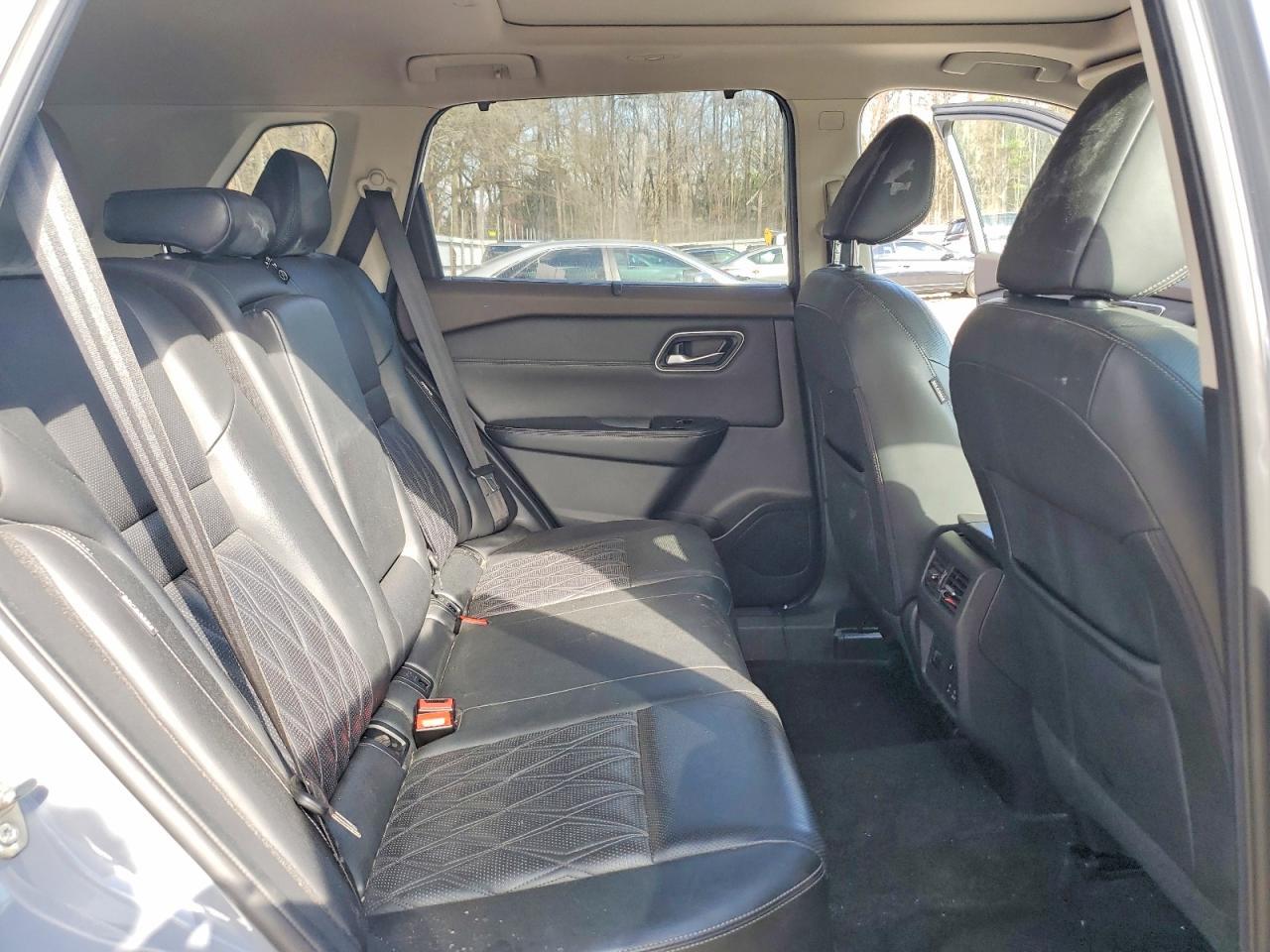 2021 Nissan Rogue Platinum - zdjęcie 10