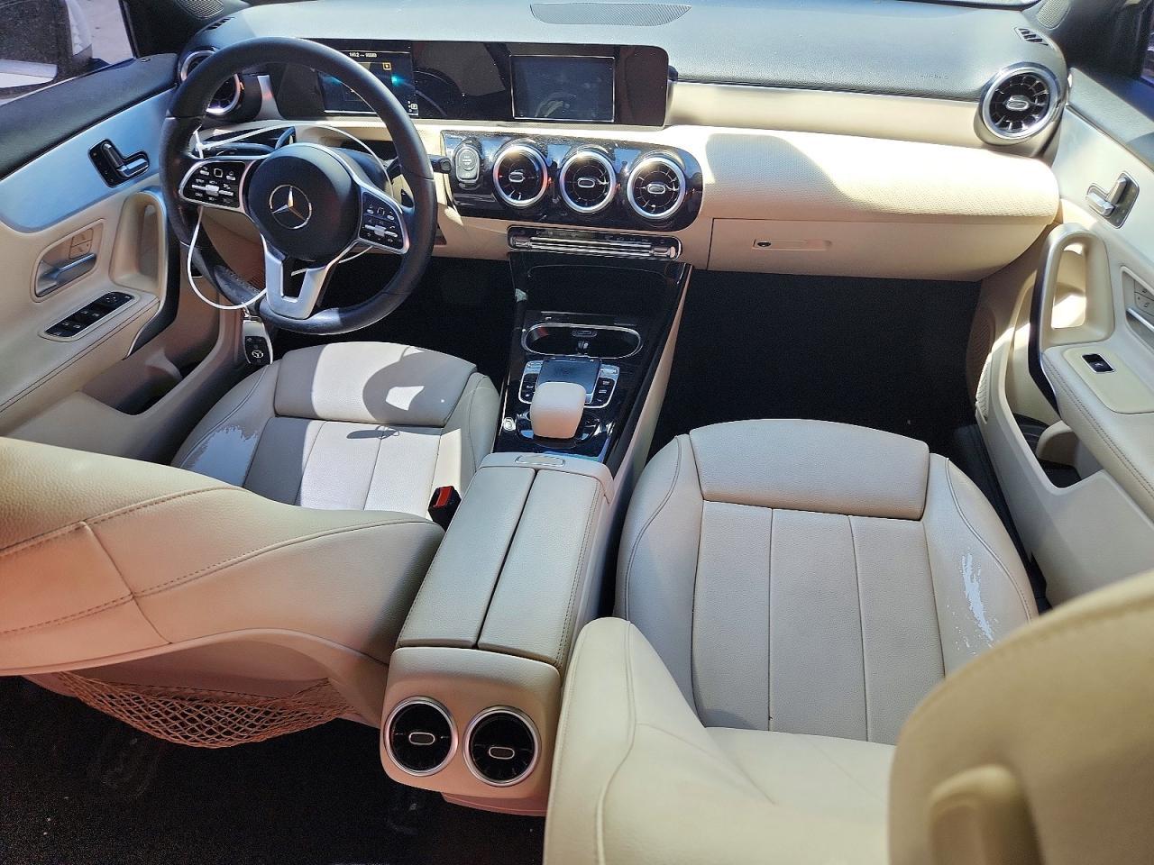 2020 Mercedes-Benz A 220 - zdjęcie 8