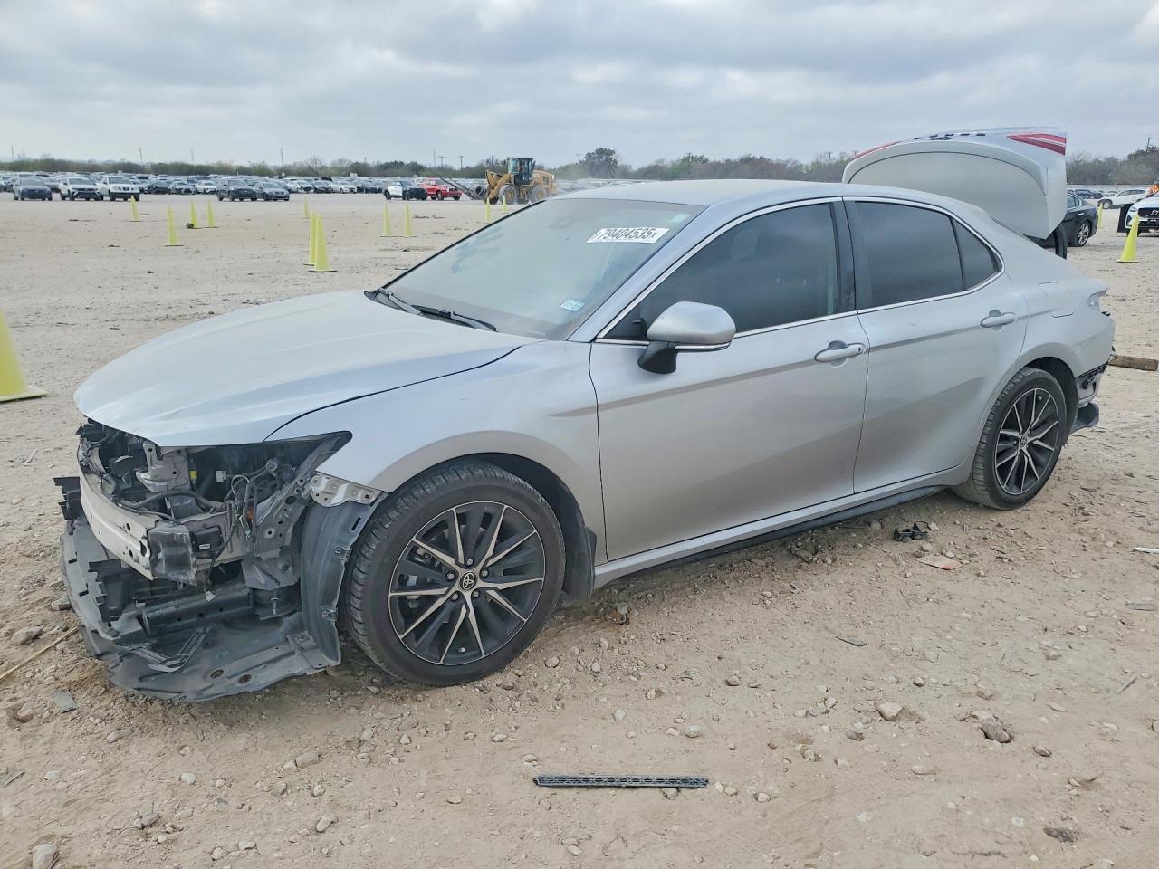 2022 Toyota Camry Se - zdjęcie główne