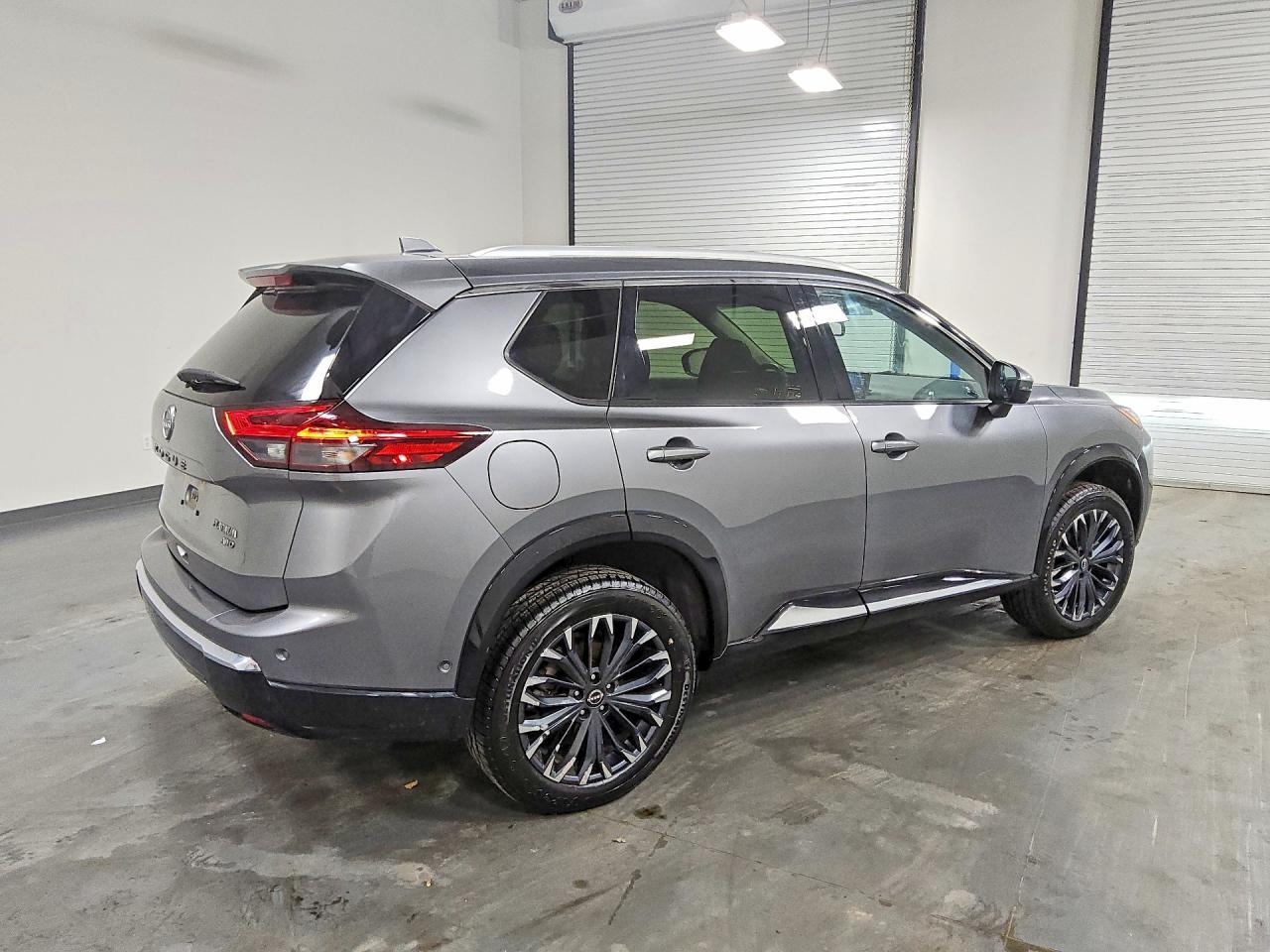 2024 Nissan Rogue Platinum - zdjęcie 3