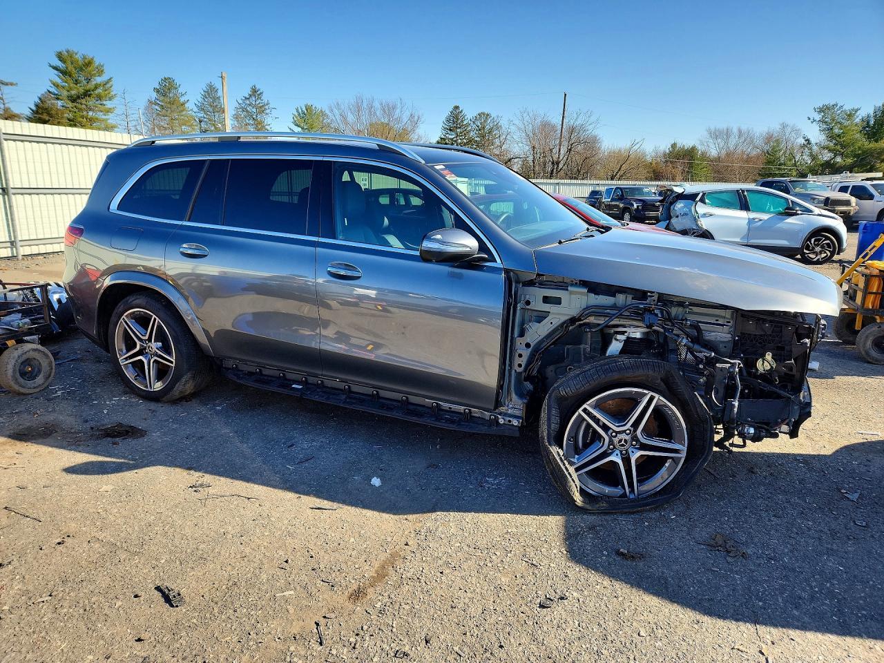 2025 Mercedes-Benz Gls 450 4Matic - zdjęcie 4