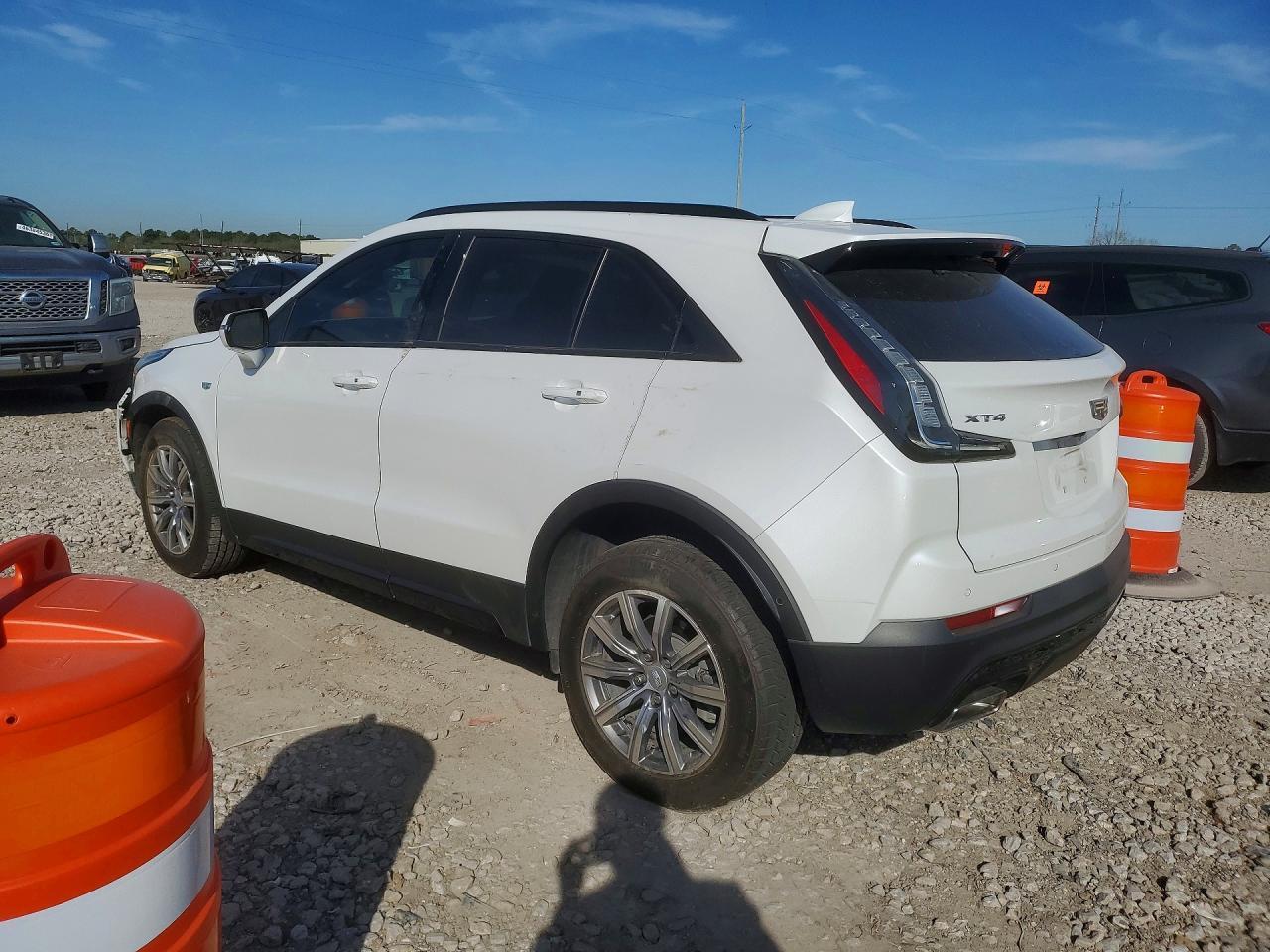 2022 Cadillac Xt4 Sport - zdjęcie 2