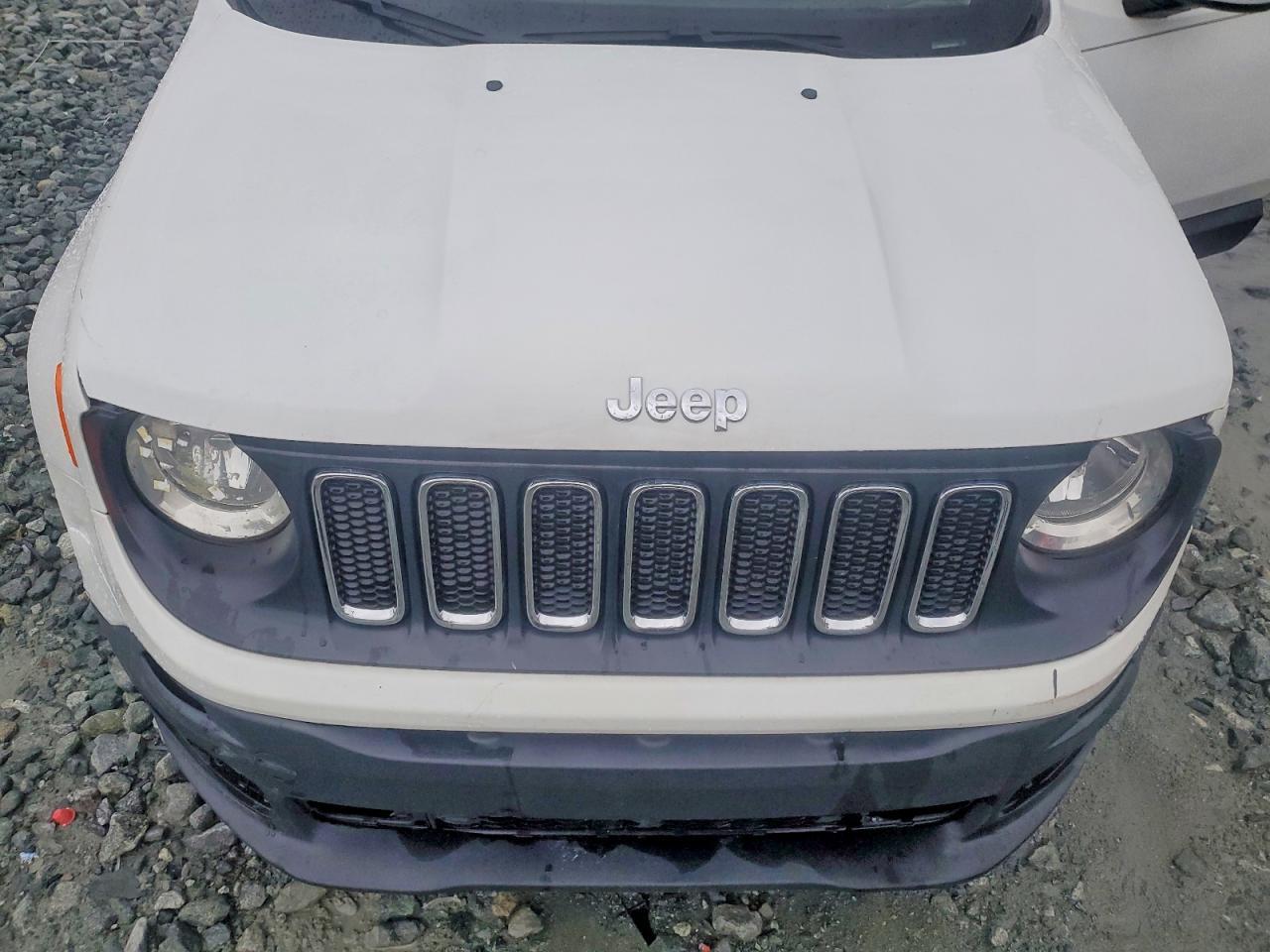 2018 Jeep Renegade Latitude - zdjęcie 12