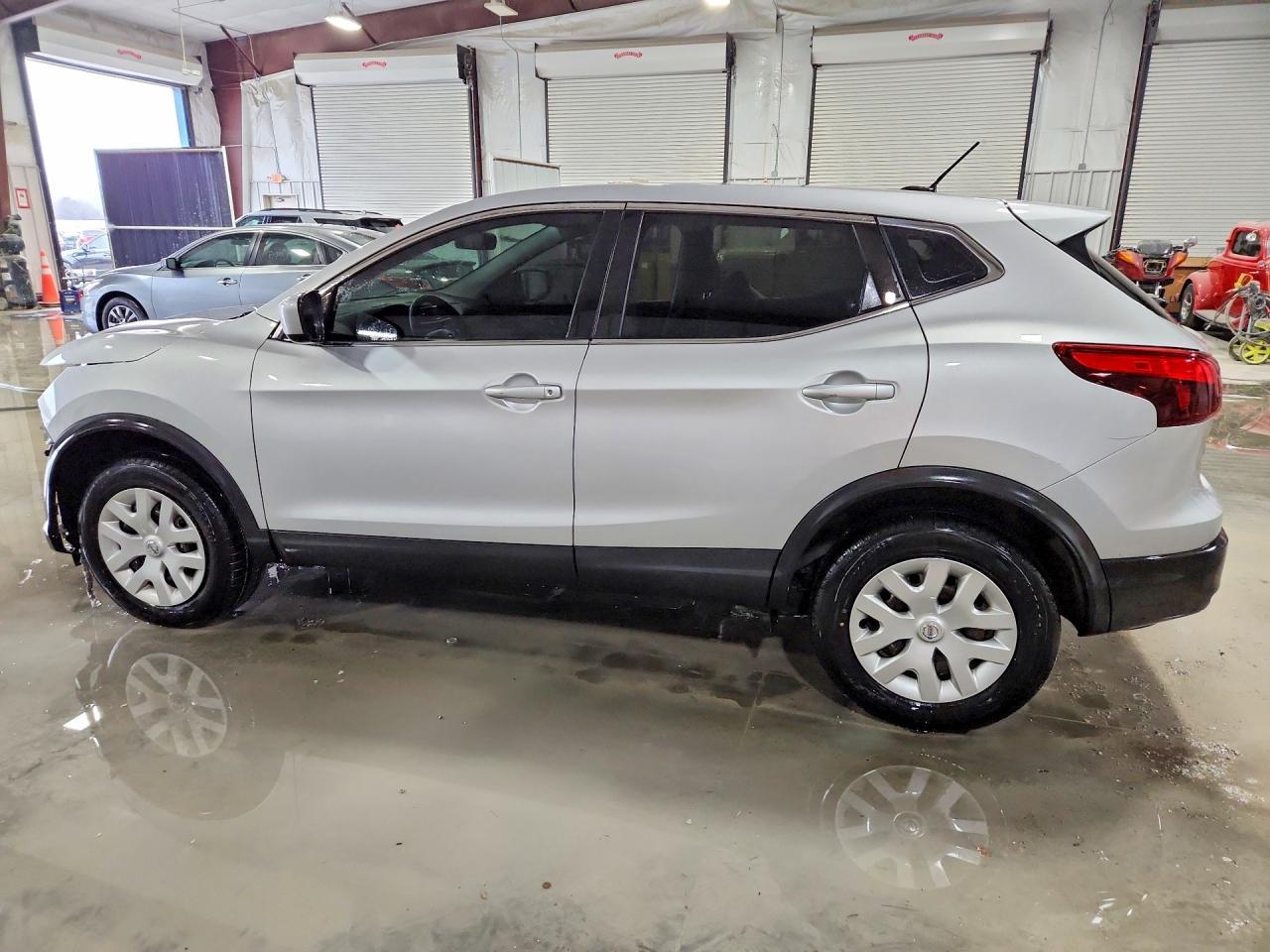 2019 Nissan Rogue Sport S - zdjęcie 2