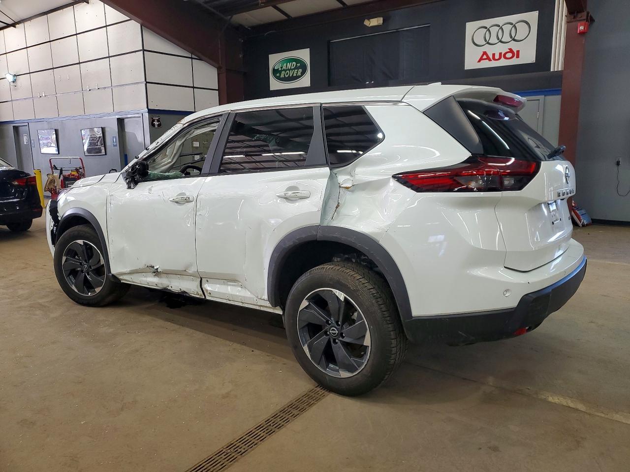 2025 Nissan Rogue Sv - zdjęcie 2