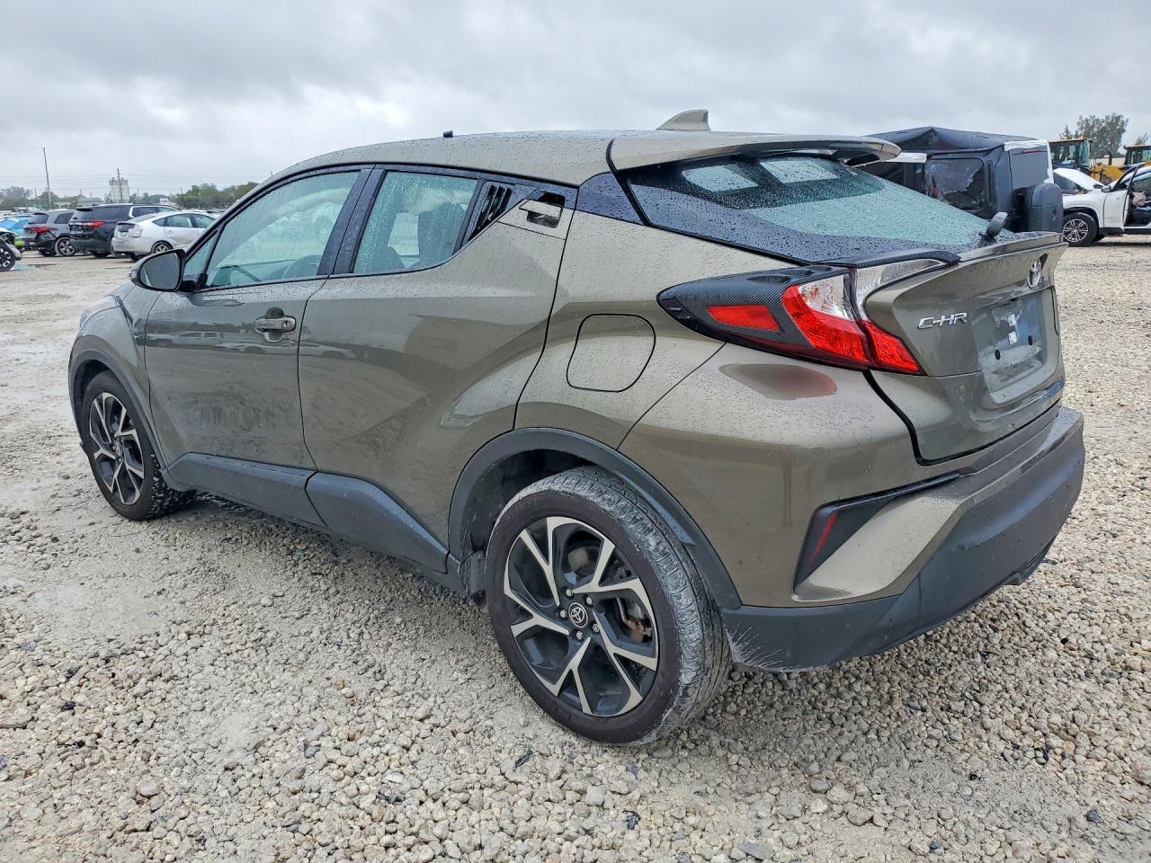 2021 Toyota C-Hr Xle - zdjęcie 2