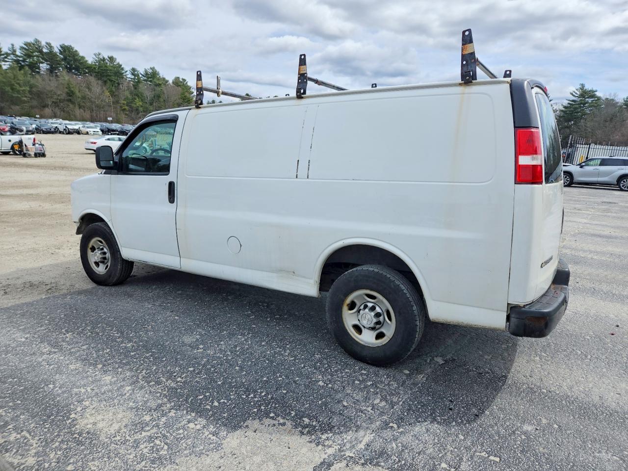 2017 Chevrolet Express G2500 - zdjęcie 2