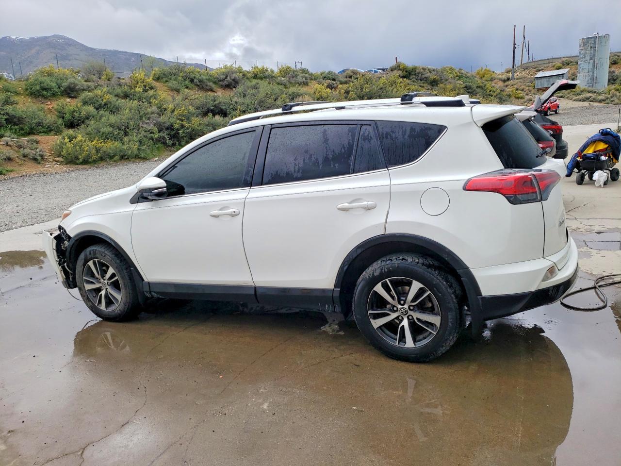 2016 Toyota Rav4 Xle - zdjęcie 2