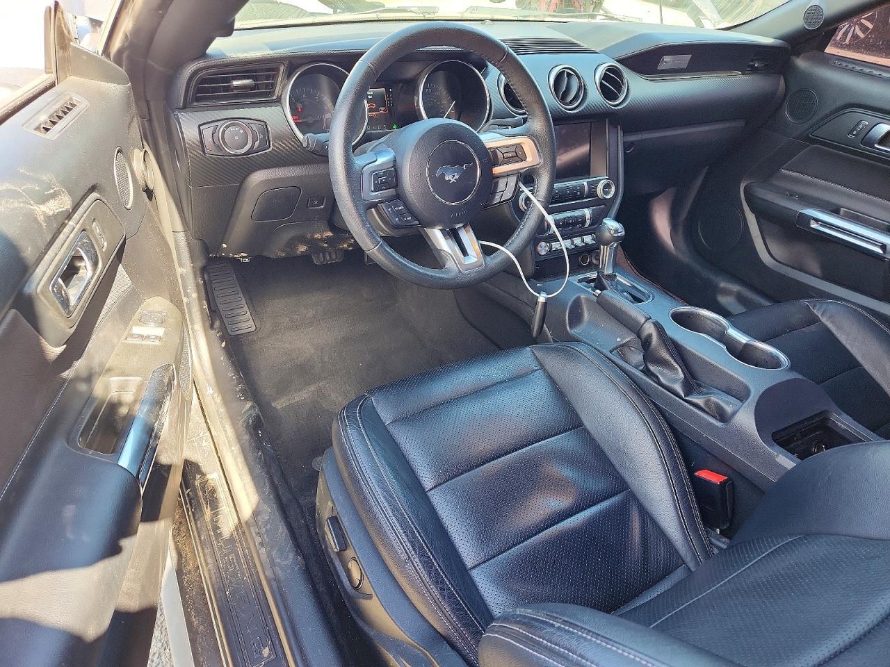 2022 Ford Mustang - zdjęcie 8