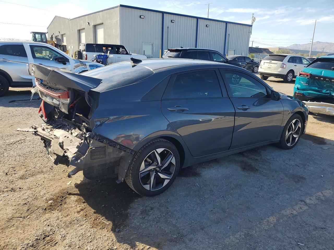 2023 Hyundai Elantra Sel - zdjęcie 3