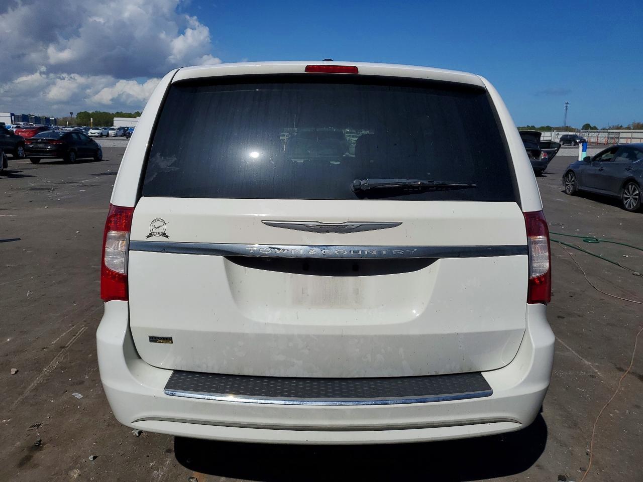 2016 Chrysler Town & Country Touring - zdjęcie 6