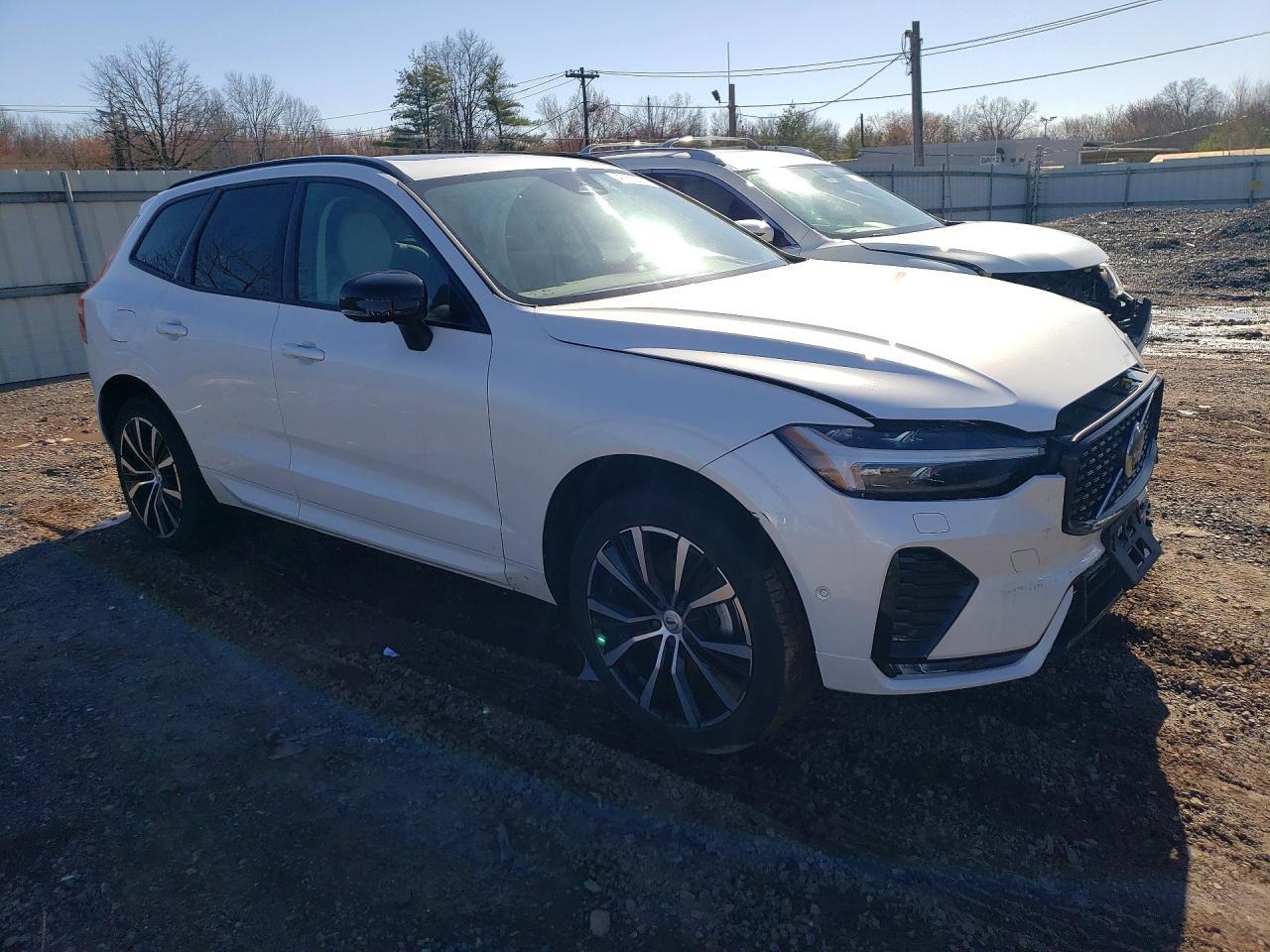 2024 Volvo Xc60 Plus - zdjęcie 4
