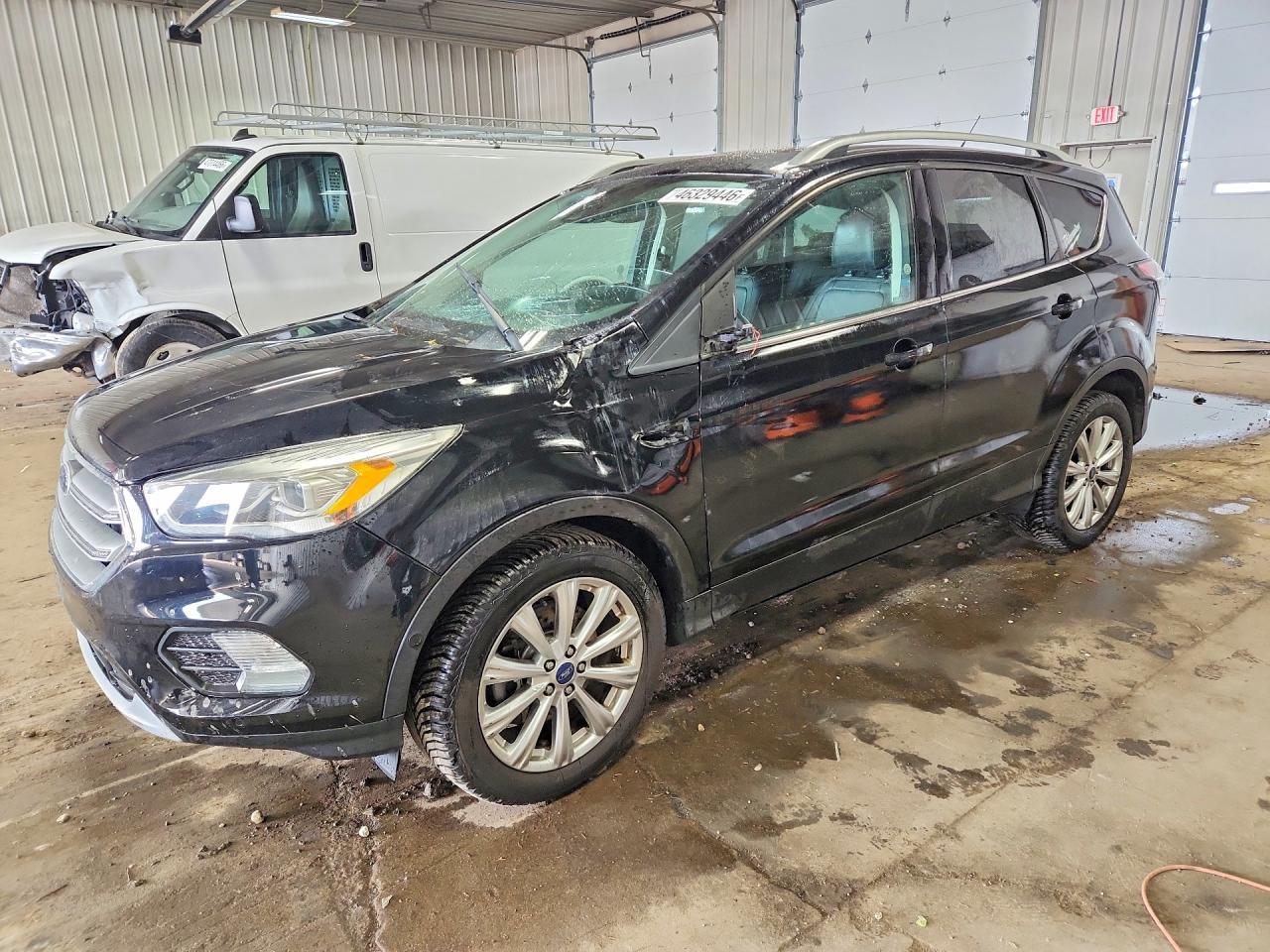 2017 Ford Escape Titanium - zdjęcie główne