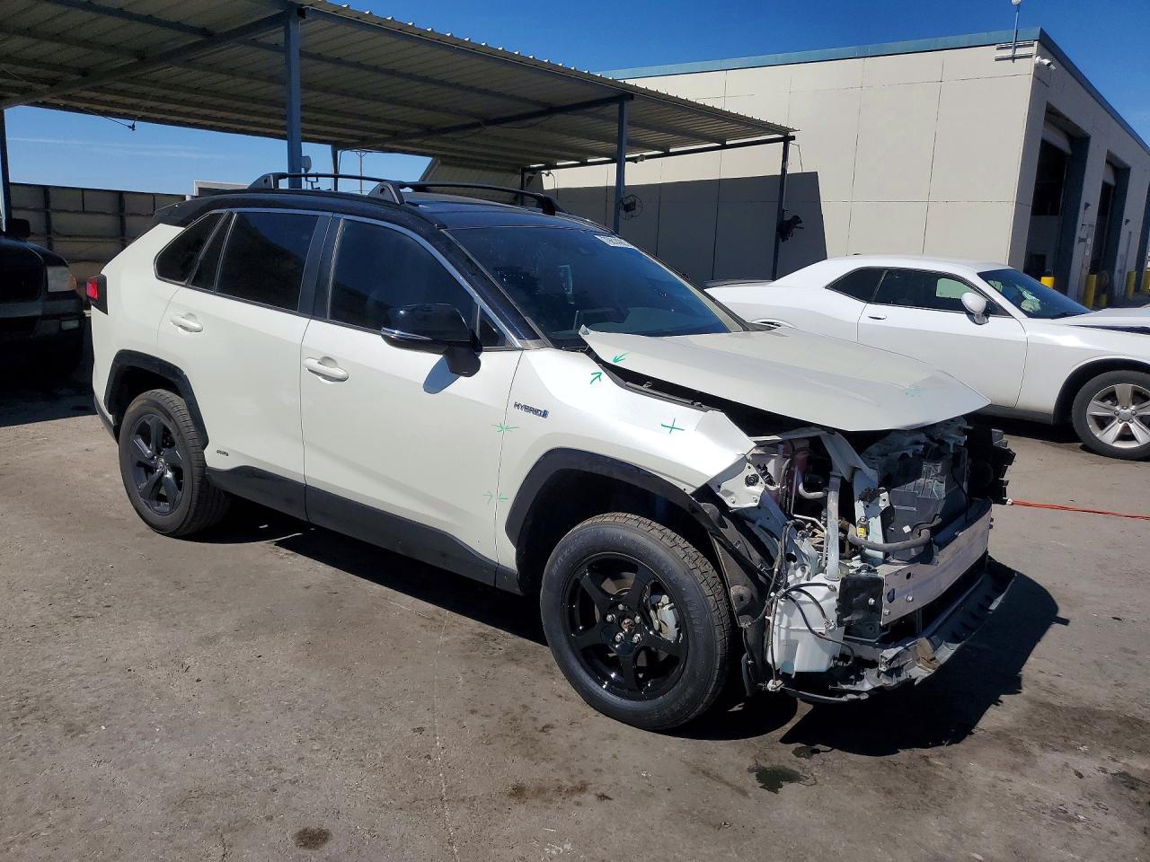 2021 Toyota Rav4 Hybrid Xse - zdjęcie 4