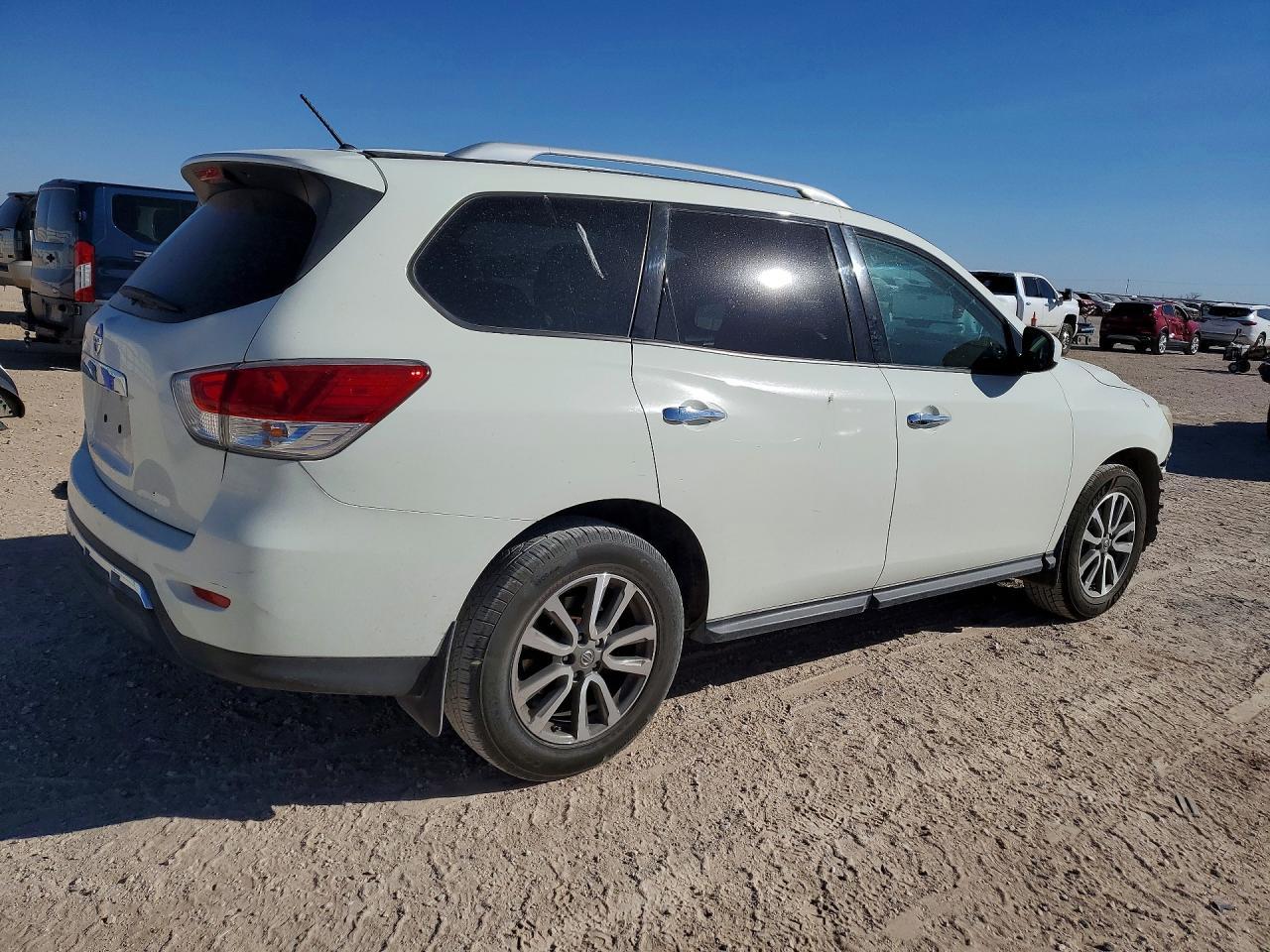 2016 Nissan Pathfinder S - zdjęcie 3