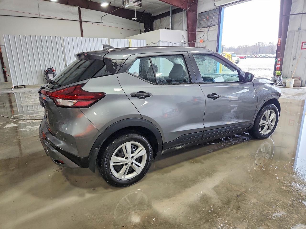 2025 Nissan Kicks Play S - zdjęcie 3